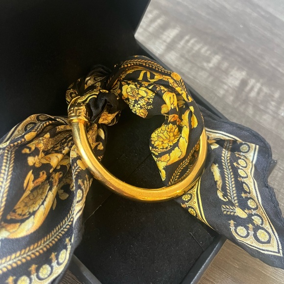 Versace Gold-Tone Printed Silk Scarf Bracelet - Picture 5 of 6